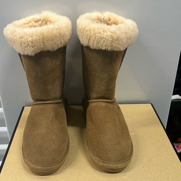 NWOT Kids BearPaw Suede Boots - Picture 1 of 5